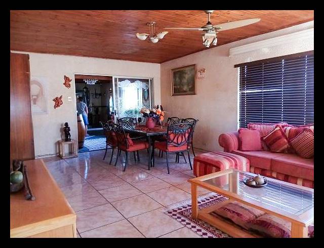 4 BEDROOM HOUSE FOR SALE IN VANDERBIJLPARK CE 2..